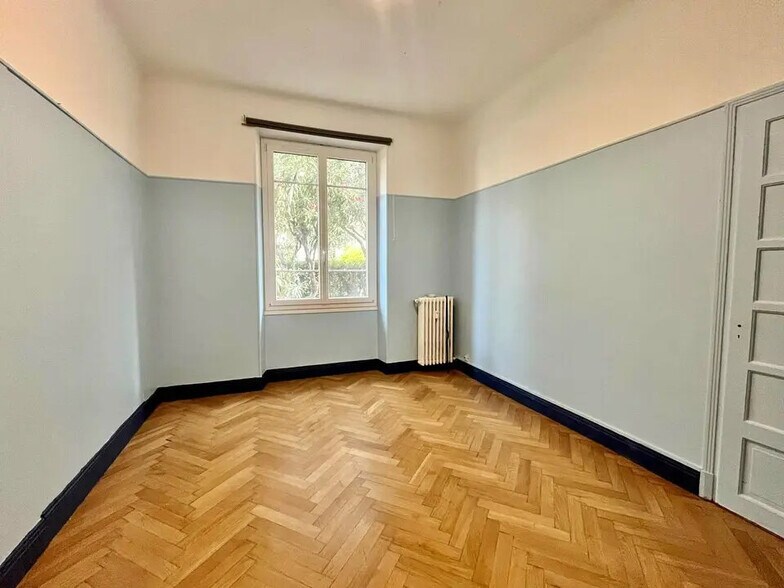 Office in Nice for lease - Interior Photo - Image 1 of 7