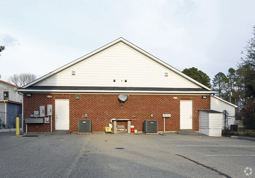 5953 Yadkin Rd, Fayetteville, NC 28303 Retail for Lease