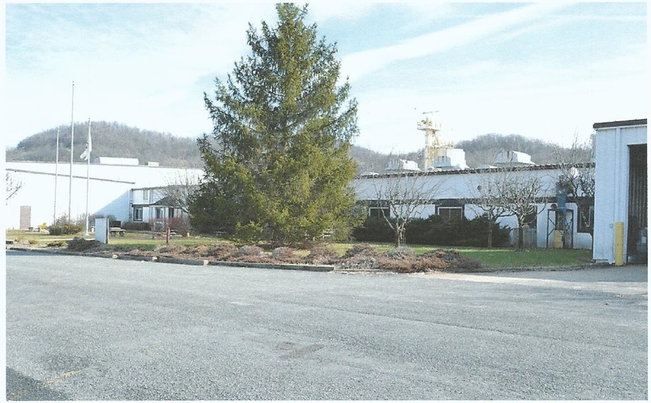 1211 Afg Rd, Bridgeport, WV for lease - Building Photo - Image 2 of 5