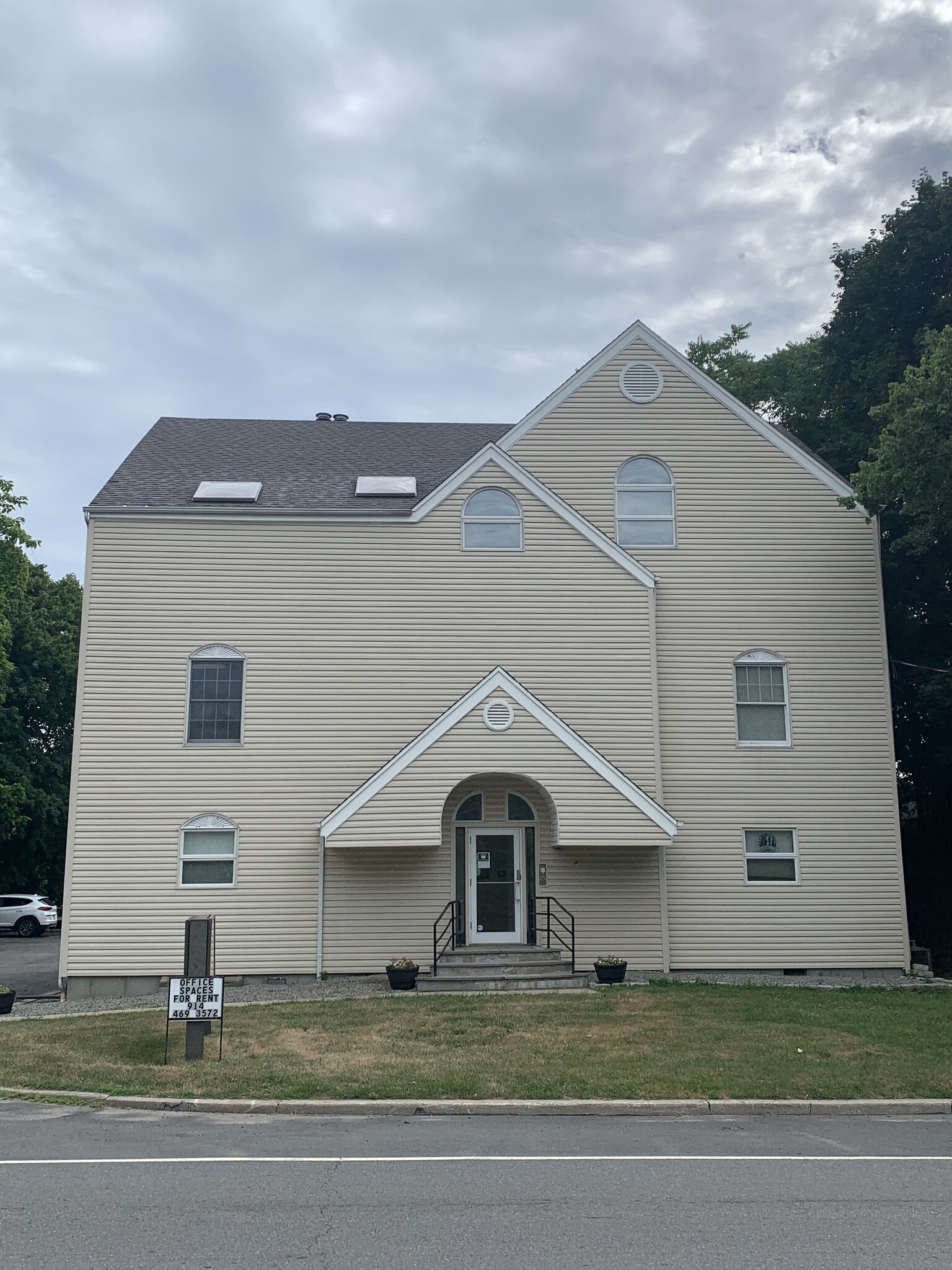 2125 Albany Post Rd, Montrose, NY for sale Primary Photo- Image 1 of 1