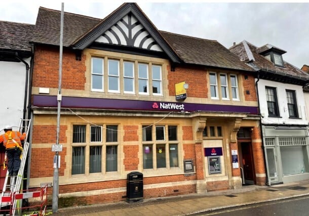 7 High St, Marlow for sale Primary Photo- Image 1 of 1