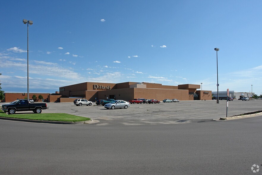 4600 W Kellogg Dr, Wichita, KS 67209