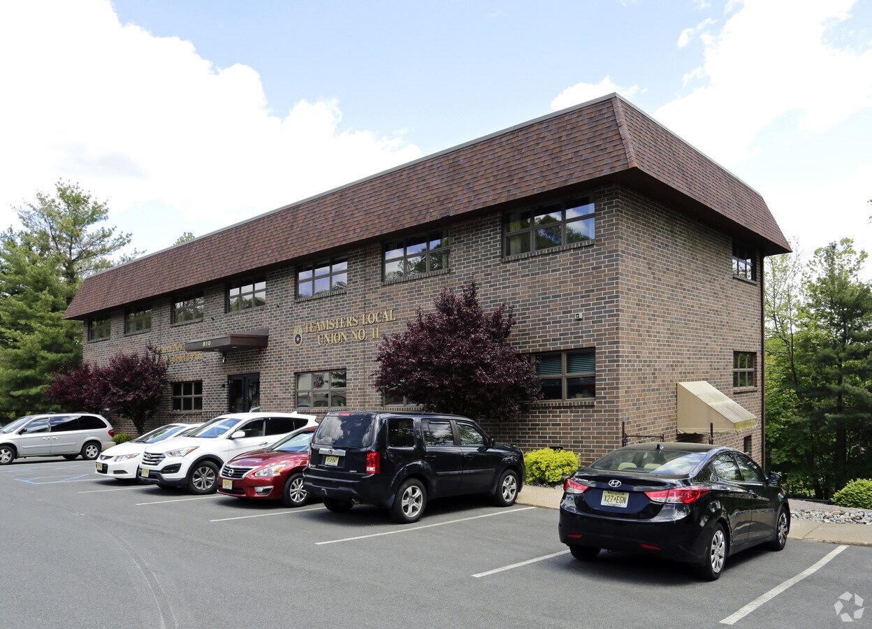 810 Belmont Ave, North Haledon, NJ 07508