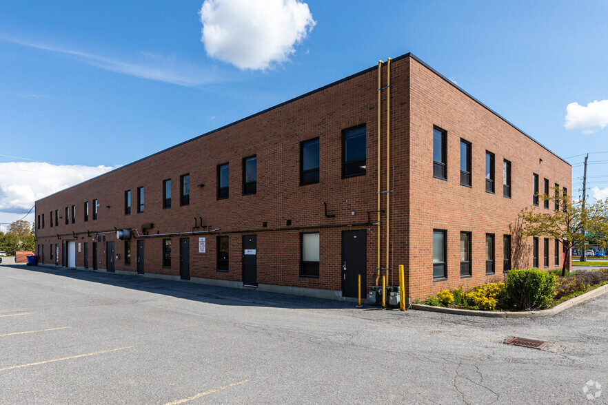 1900 Merivale Rd, Ottawa, ON for lease - Building Photo - Image 2 of 4