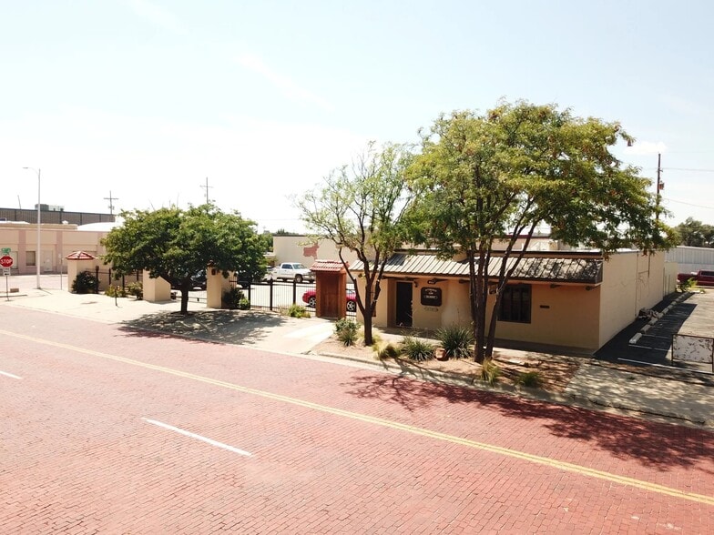 612 S VAN BUREN ST & 408 SW 7TH portfolio of 2 properties for sale on LoopNet.com - Building Photo - Image 2 of 18