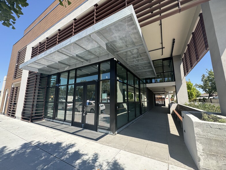 3877 S El Camino Real, Palo Alto, CA for lease - Building Photo - Image 2 of 9