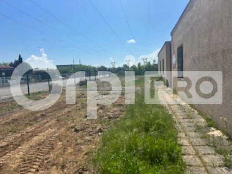 Flex in Arnas for lease - Building Photo - Image 2 of 5