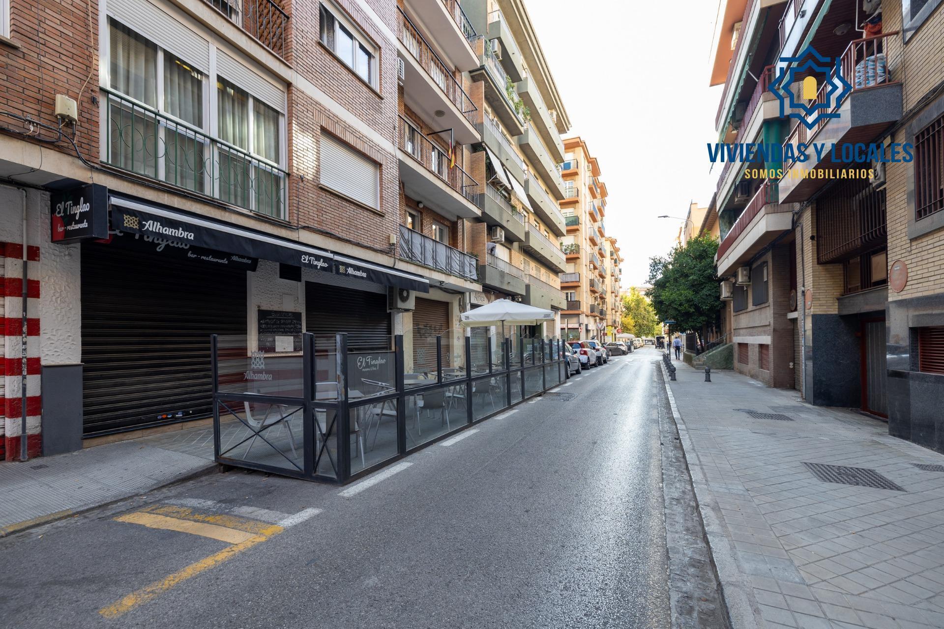 Retail in Granada for lease Building Photo- Image 1 of 24