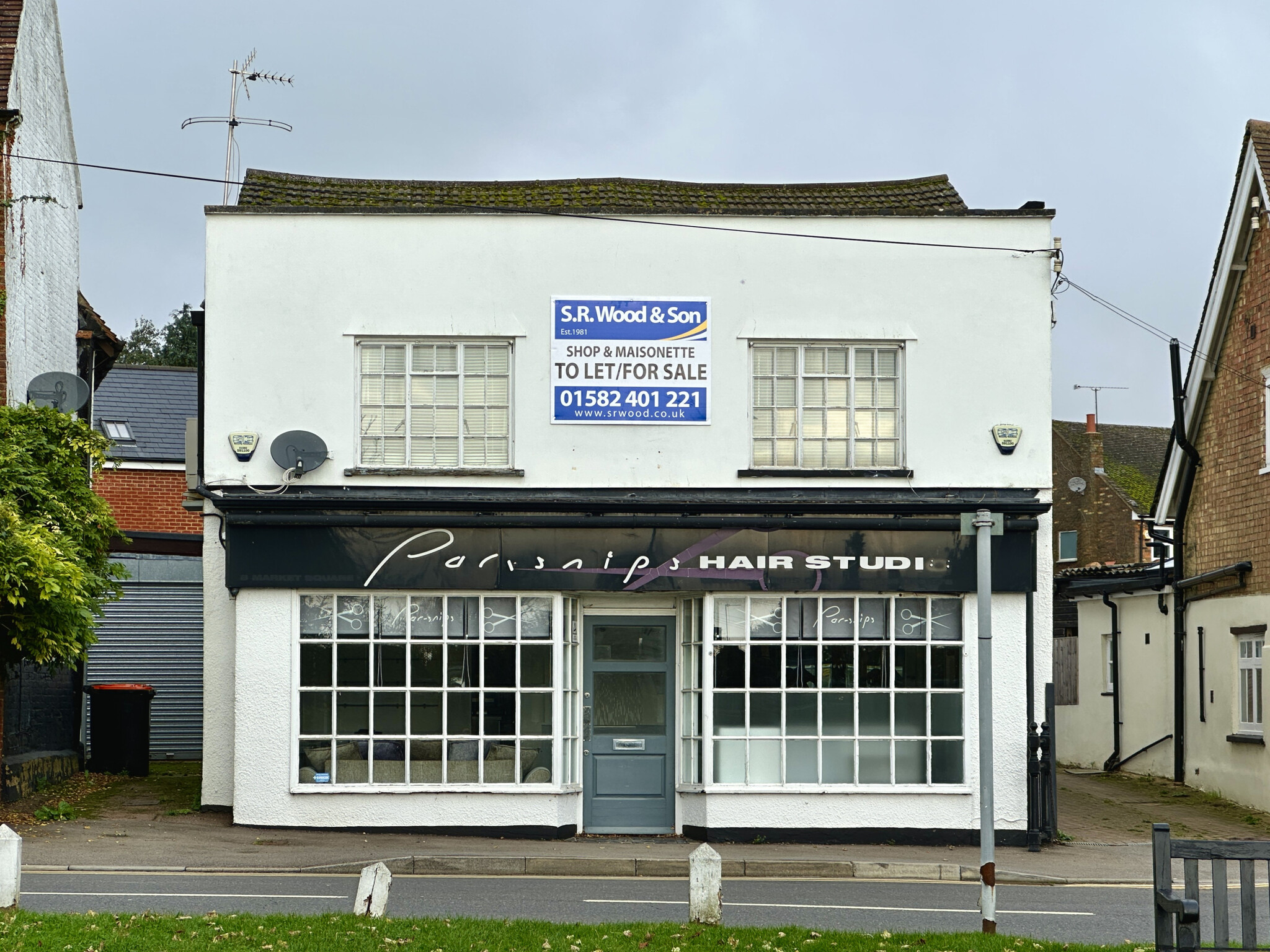 8 Market Sq, Toddington for sale Building Photo- Image 1 of 2