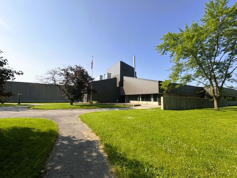 8 Douglas Rd, Quinte West, ON for sale - Building Photo - Image 1 of 1