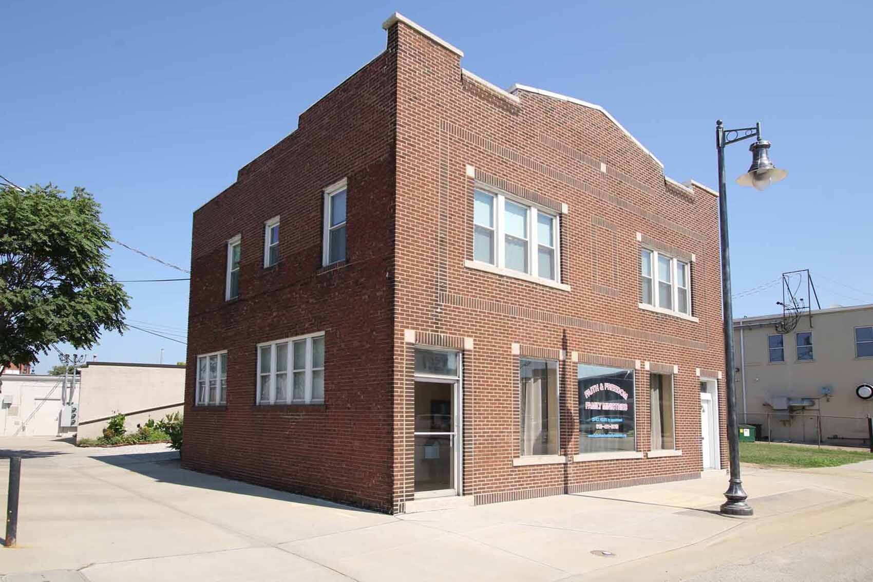 1927 Edison Ave, Granite City, IL for sale Building Photo- Image 1 of 1