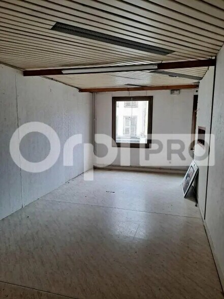 Retail in Châlons-en-Champagne for sale - Interior Photo - Image 2 of 6