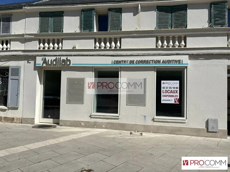 Retail in Chartres for lease Building Photo- Image 1 of 11