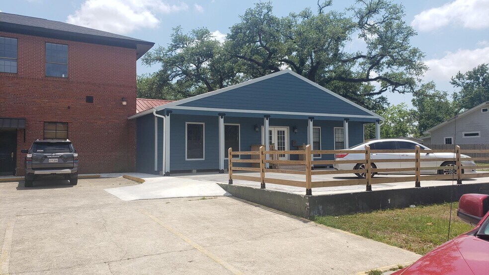 1508 Hodges St, Lake Charles, LA 70601