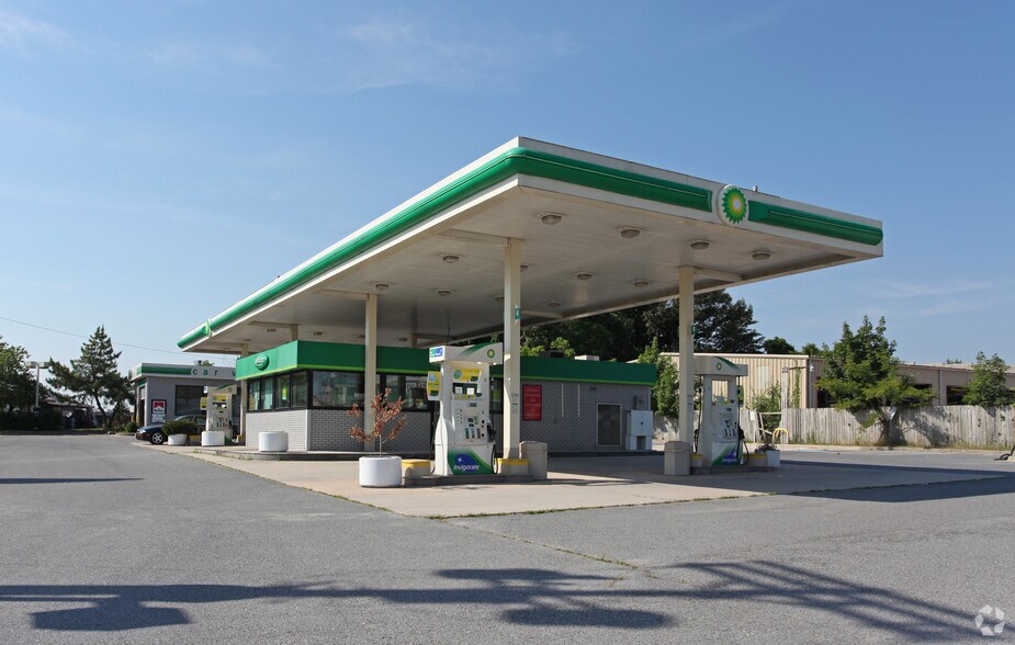 8210 Veterans Hwy, Millersville, MD for sale - Primary Photo - Image 1 of 1