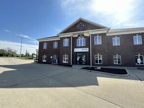 1370 E Primrose St, Springfield, MO for lease Building Photo- Image 1 of 12