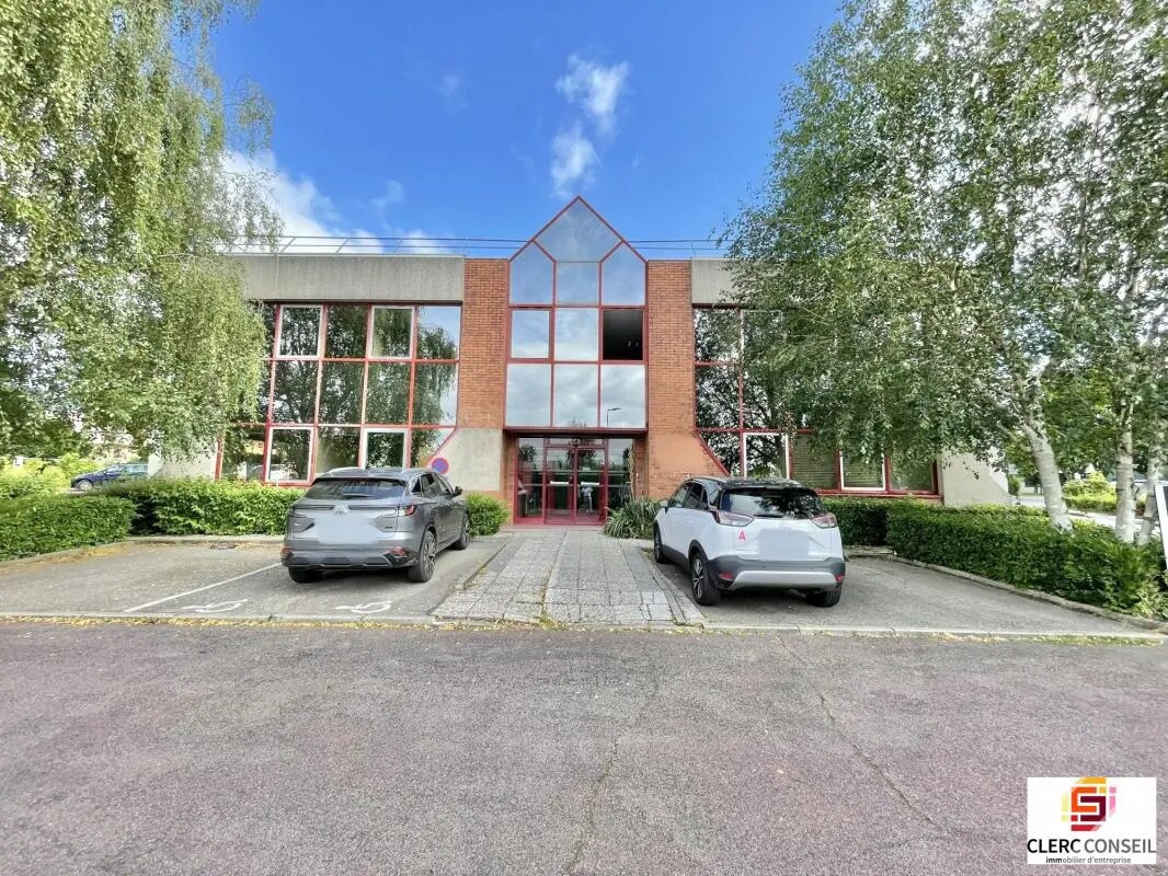 Office in Bois-Guillaume for lease Building Photo- Image 1 of 9