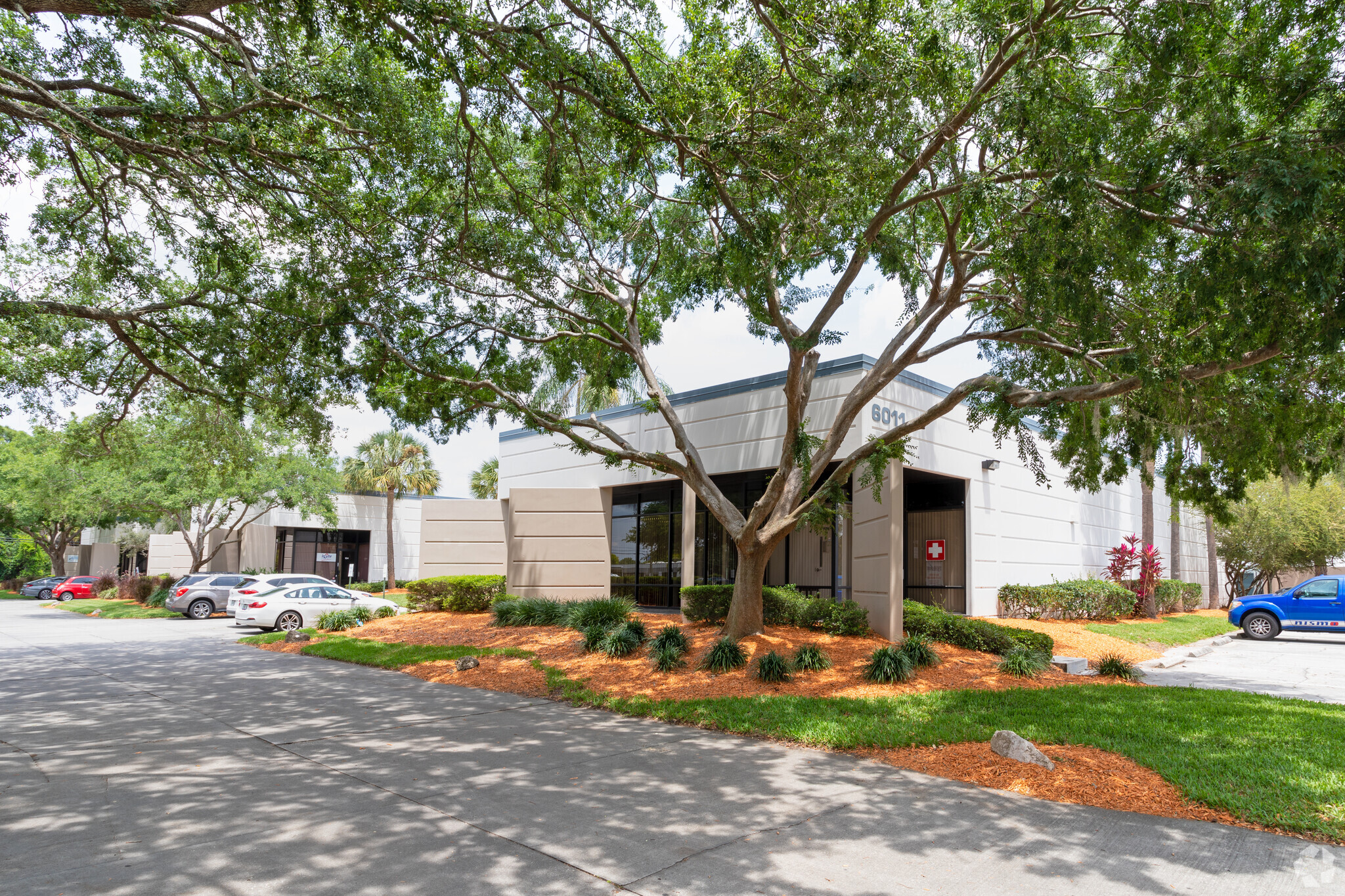 6011 Benjamin Rd, Tampa, FL for lease Primary Photo- Image 1 of 5