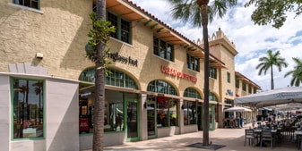 841 Lincoln Rd, Miami Beach FL - Storefront Property