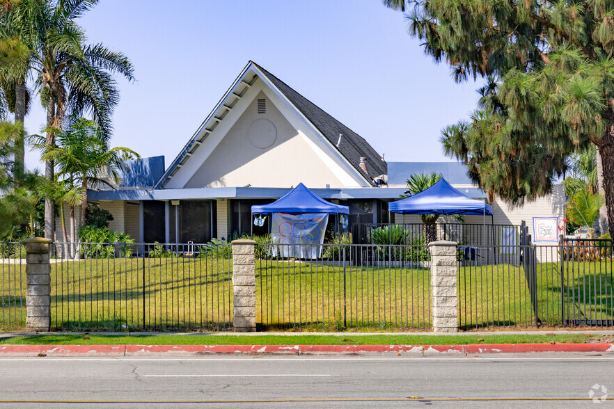 2987 Mesa Verde Dr E, Costa Mesa, CA for sale - Building Photo - Image 1 of 1