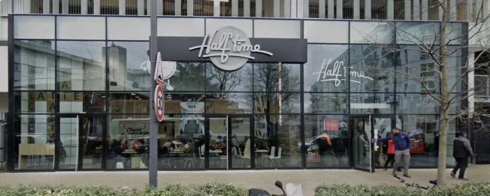 Retail in Villeneuve-La-Garenne for lease - Building Photo - Image 1 of 3