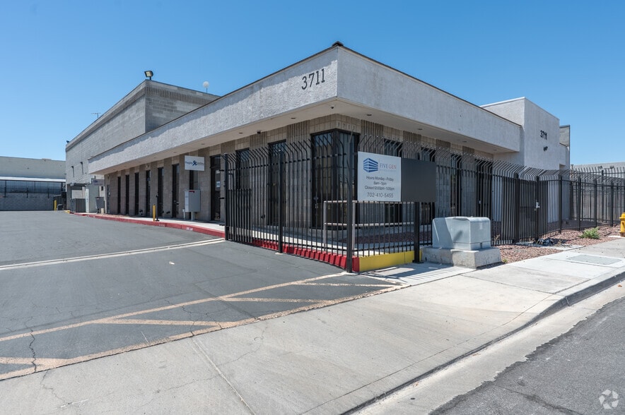 3711 Regulus Ave, Las Vegas, NV for lease - Building Photo - Image 1 of 6