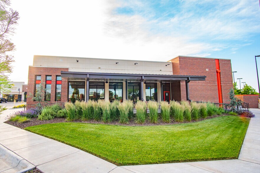 1441 N Webb Rd, Wichita, KS for sale - Primary Photo - Image 1 of 1