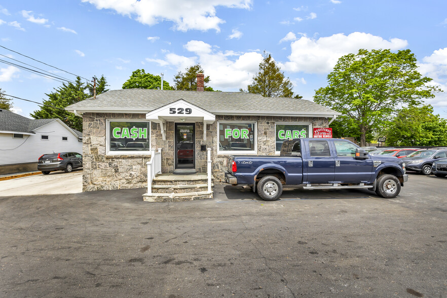 529 Jericho Tpke, Huntington Station, NY for sale - Building Photo - Image 1 of 1