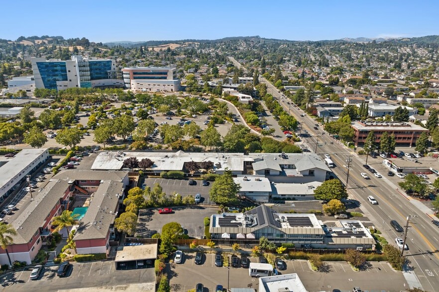 20265 Lake Chabot Rd, Castro Valley, CA for sale - Building Photo - Image 2 of 39