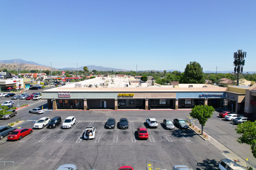 12629-12721 Glenoaks Blvd, Sylmar, CA for lease - Building Photo - Image 2 of 8