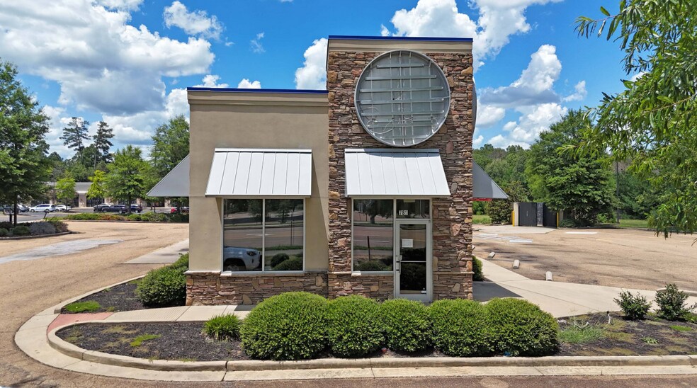 780 Lake Harbour Dr, Ridgeland, MS for lease - Building Photo - Image 1 of 8