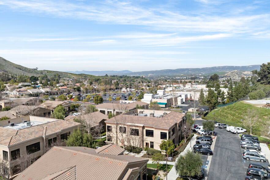 1175 Swallow Ln, Simi Valley, CA for lease - Building Photo - Image 3 of 8