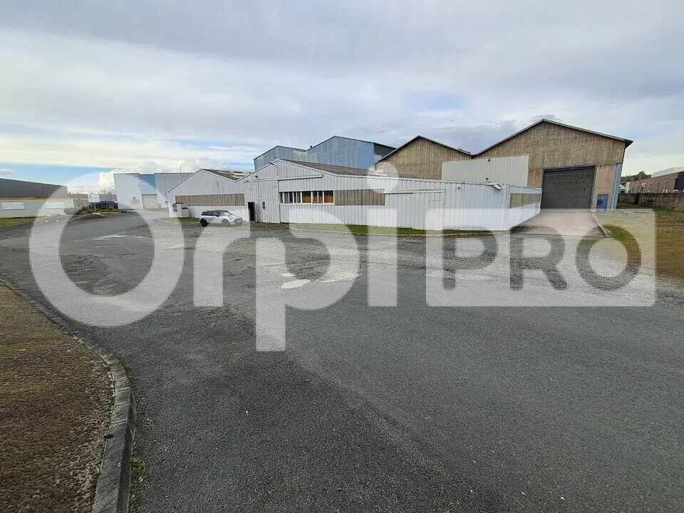 Industrial in Montluçon for lease Building Photo- Image 1 of 10