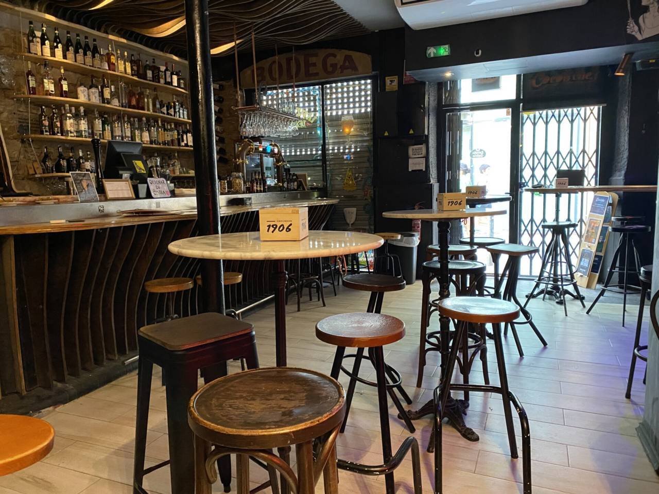 Retail in Barcelona, Barcelona for lease Interior Photo- Image 1 of 5