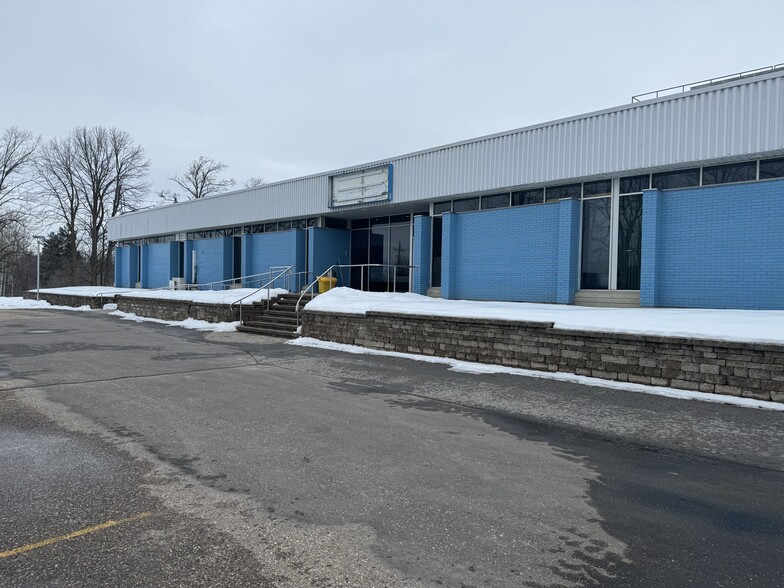 425 McCartney St, Arnprior, ON for lease - Building Photo - Image 3 of 5