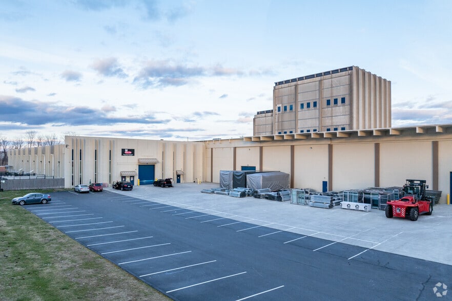 53 Ayer Rd, Littleton, MA for lease - Building Photo - Image 1 of 14