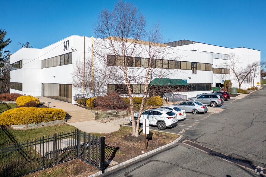347 Mount Pleasant Ave, West Orange, NJ for lease - Building Photo - Image 3 of 12