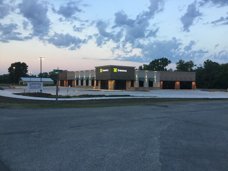 3179 N Main St, Newton, KS for sale - Building Photo - Image 1 of 1