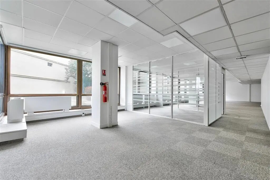 Office in Saint-Cloud for sale Building Photo- Image 1 of 9
