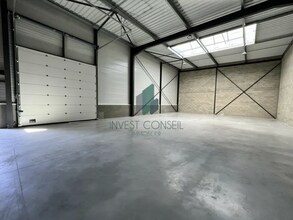 Flex in Champagne-sur-Oise for lease Interior Photo- Image 2 of 5