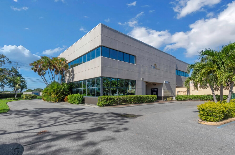 5801 Ulmerton Rd, Clearwater, FL for lease - Building Photo - Image 3 of 27