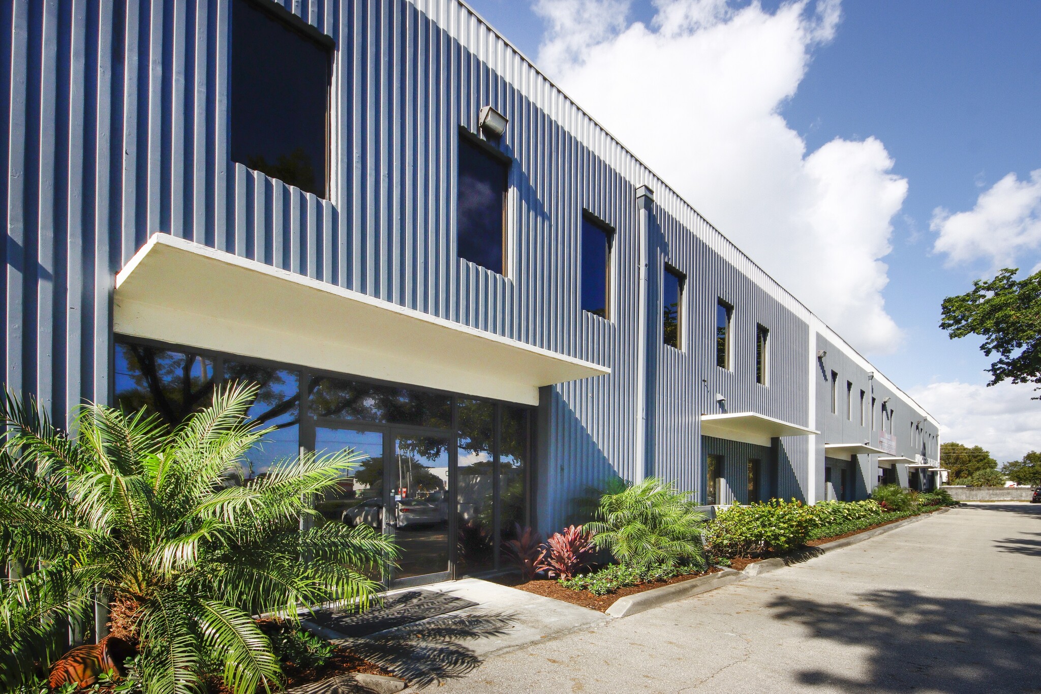 1551 N Powerline Rd, Pompano Beach, FL for lease Building Photo- Image 1 of 10