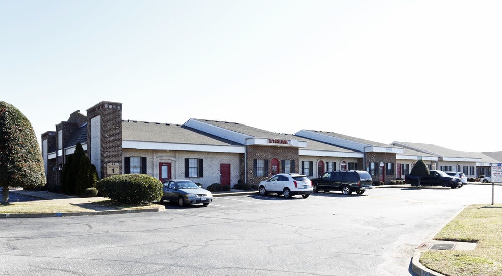 4661 Haygood Rd, Virginia Beach, VA for lease - Building Photo - Image 1 of 3