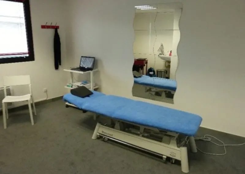 Flex in Chantepie for lease - Interior Photo - Image 2 of 3