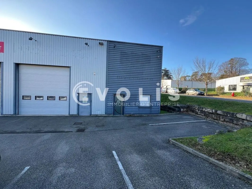 Office in Gleizé for lease Building Photo- Image 1 of 8