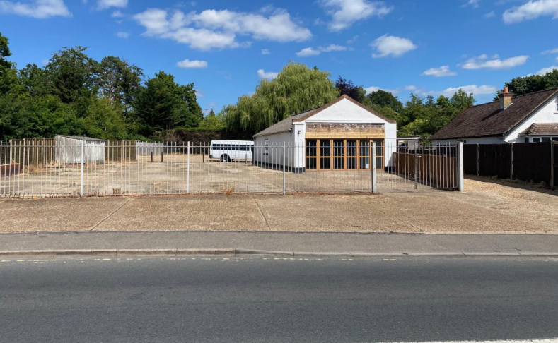 Church Rd, Windlesham for sale - Building Photo - Image 1 of 3