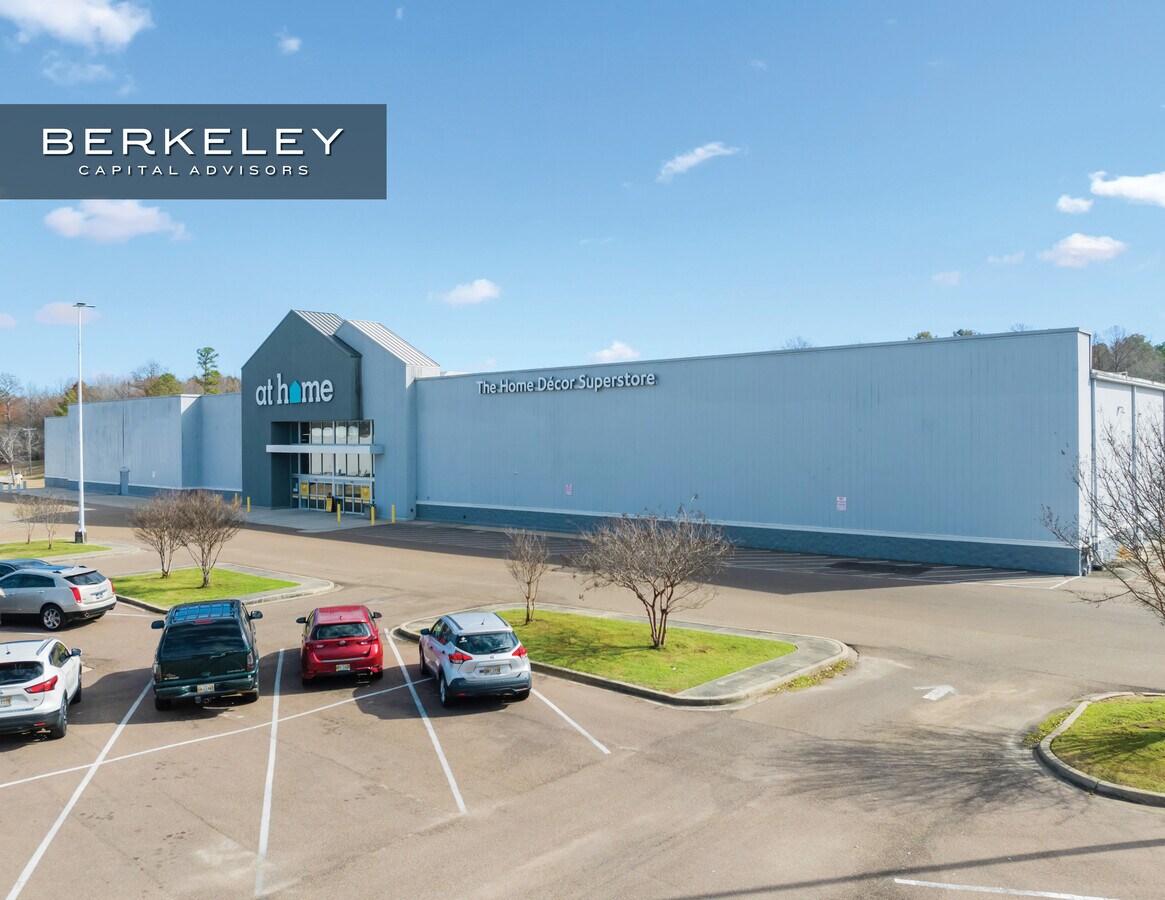 6360 Ridgewood Court Dr, Jackson, MS 39211 At Home