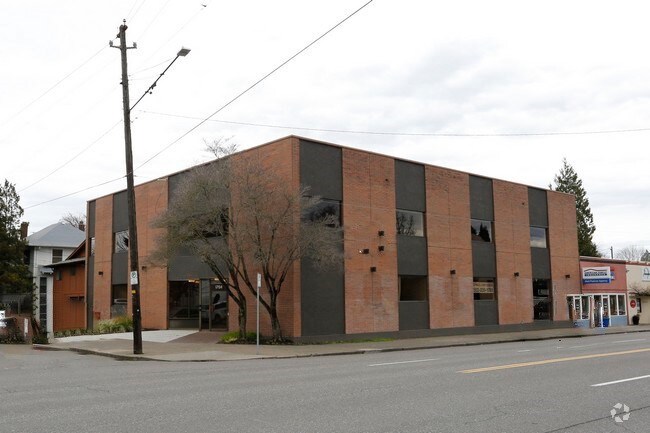 1704 NE 26th Ave, Portland, OR for sale - Primary Photo - Image 1 of 1
