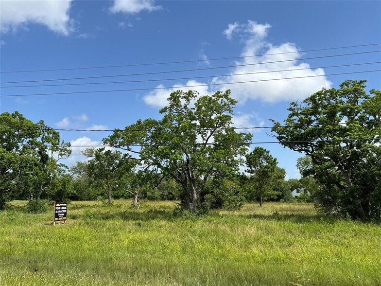 3420 Avenue D, Santa Fe, TX for lease - Building Photo - Image 2 of 8