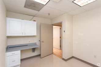 9715 Medical Center Dr, Rockville, MD for lease Interior Photo- Image 2 of 13